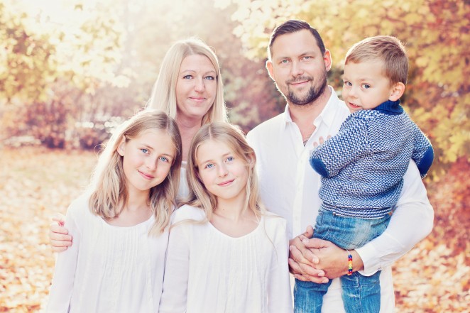 Familjefotografering Motljus Stockholm Familjefotograf